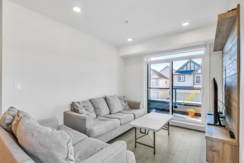 212-14818 60 Avenue, Surrey, BC 