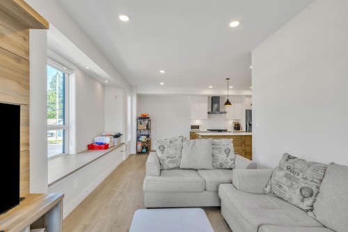 212-14818 60 Avenue, Surrey, BC 