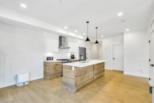 212-14818 60 Avenue, Surrey, BC 