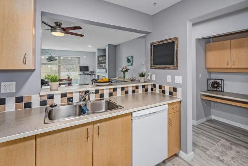 417-15210 Guildford Drive, Surrey, BC 