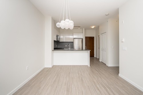 421-3323 151 Street, Surrey, BC 