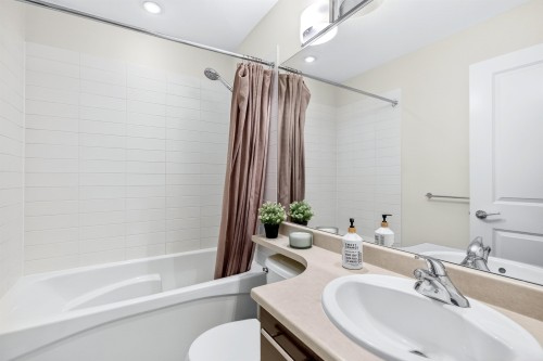 23-18983 72A Avenue, Surrey, BC 