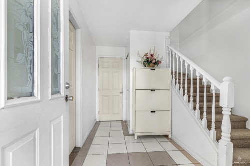 216 Davis Crescent, Langley, BC 