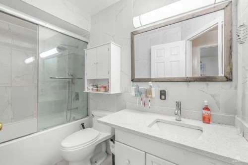 216 Davis Crescent, Langley, BC 