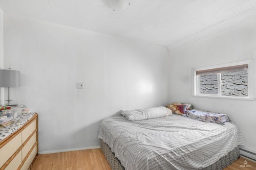 216 Davis Crescent, Langley, BC 