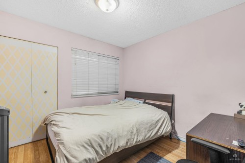 216 Davis Crescent, Langley, BC 