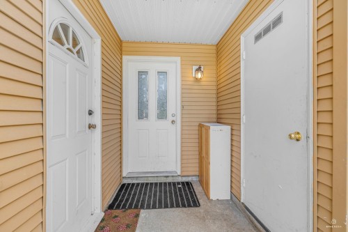 216 Davis Crescent, Langley, BC 