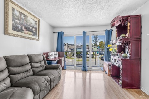 216 Davis Crescent, Langley, BC 