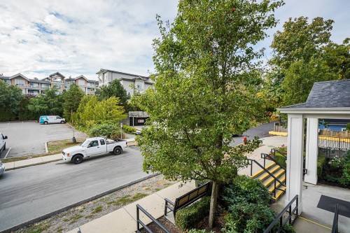 316-6480 195A Street, Surrey, BC 