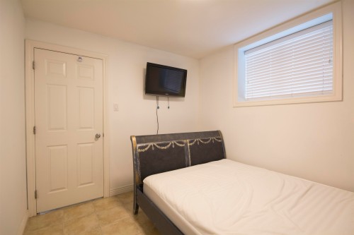 12136 100A Avenue, Surrey, BC 