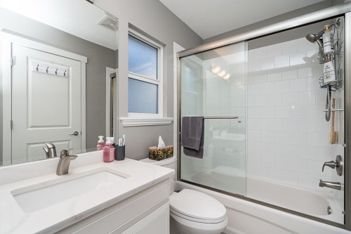 18947 71A Avenue, Surrey, BC 