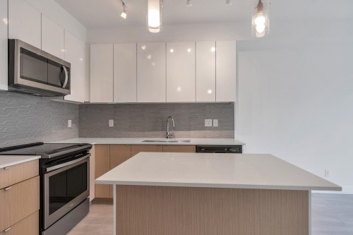 204-19567 64 Avenue, Surrey, BC 