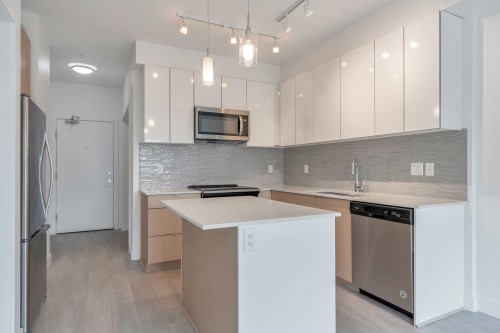 204-19567 64 Avenue, Surrey, BC 