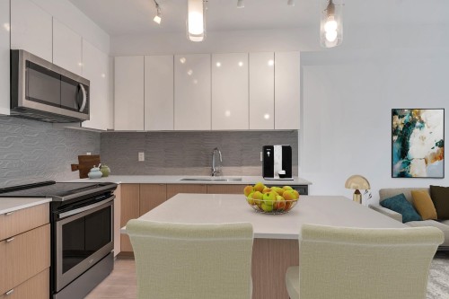 204-19567 64 Avenue, Surrey, BC 