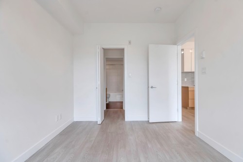 204-19567 64 Avenue, Surrey, BC 