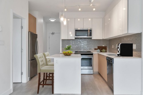 204-19567 64 Avenue, Surrey, BC 