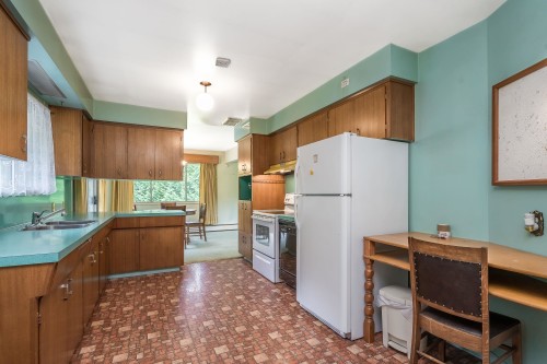 15875 101A Avenue, Surrey, BC 