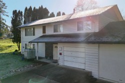 19324 80 Avenue  Surrey, BC V4N 4Z8