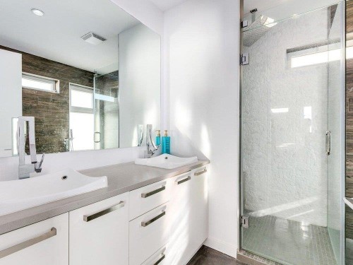 15061 Victoria Avenue, White Rock, BC 