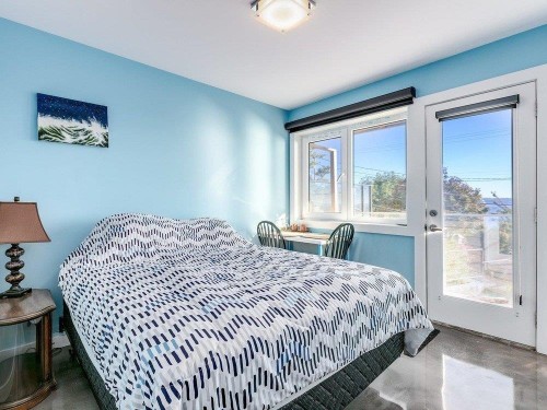 15061 Victoria Avenue, White Rock, BC 