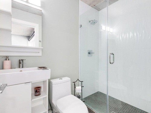 15061 Victoria Avenue, White Rock, BC 