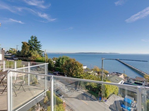 15061 Victoria Avenue, White Rock, BC 