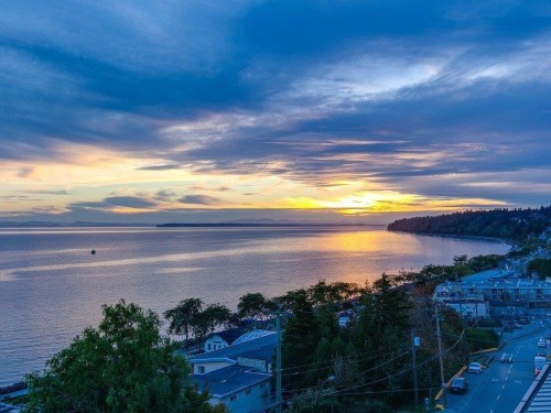 15061 Victoria Avenue, White Rock, BC 