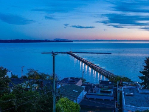 15061 Victoria Avenue, White Rock, BC 