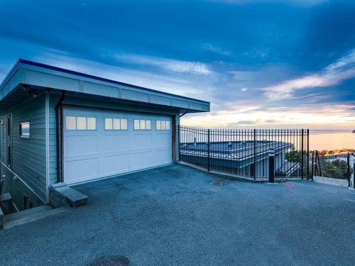 15061 Victoria Avenue, White Rock, BC 