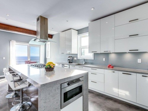 15061 Victoria Avenue, White Rock, BC 