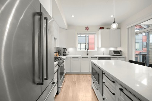 37-19897 75A Avenue, Langley, BC 