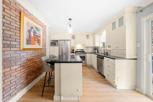 1276 Kent Street, White Rock, BC 