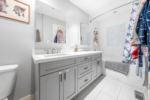 1276 Kent Street, White Rock, BC 