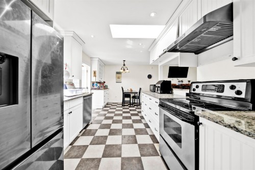 10125 Helen Drive, Surrey, BC 