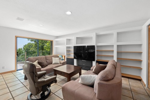 13102 13 Avenue, Surrey, BC 