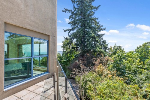 13102 13 Avenue, Surrey, BC 