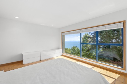 13102 13 Avenue, Surrey, BC 