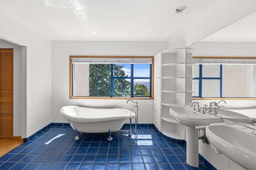 13102 13 Avenue, Surrey, BC 