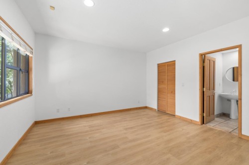 13102 13 Avenue, Surrey, BC 