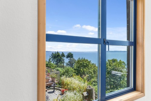 13102 13 Avenue, Surrey, BC 