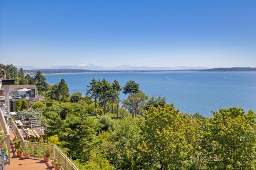 13102 13 Avenue, Surrey, BC 