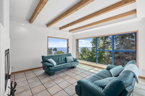 13102 13 Avenue, Surrey, BC 