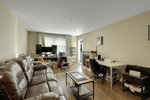 209-19936 56 Avenue, Langley, BC 