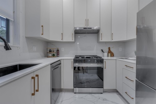 16647 18 Avenue, Surrey, BC 