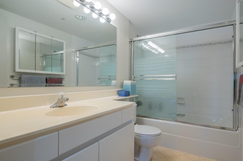 703-3190 Gladwin Road, Abbotsford, BC 