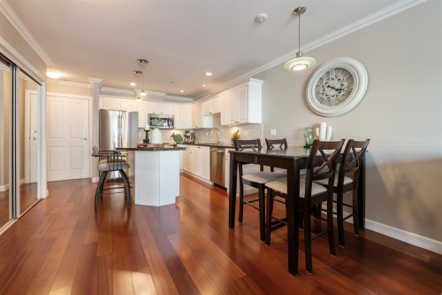 303-1153 Vidal Street, White Rock, BC 