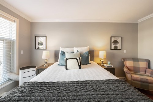 303-1153 Vidal Street, White Rock, BC 