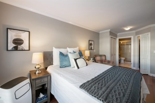 303-1153 Vidal Street, White Rock, BC 