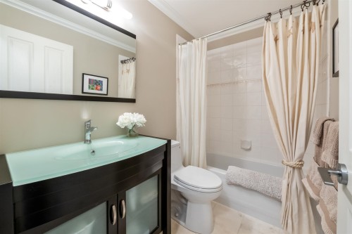 303-1153 Vidal Street, White Rock, BC 