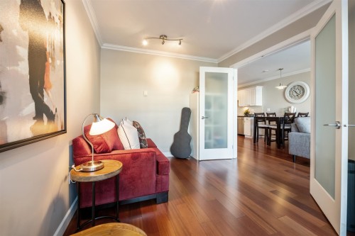 303-1153 Vidal Street, White Rock, BC 